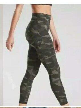 Athleta Leggings Womens Small Green Camo 7/8 Mid Rise Stretch Ultimate Tight